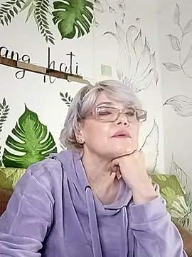 Catty Lady online show from February 9, 8:40 pm