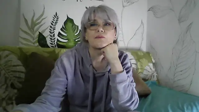 Catty Lady online show from February 8, 7:33 pm