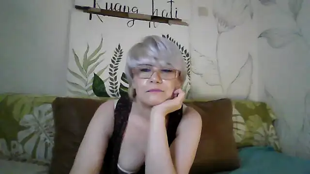 Catty Lady online show from March 15, 7:54 pm