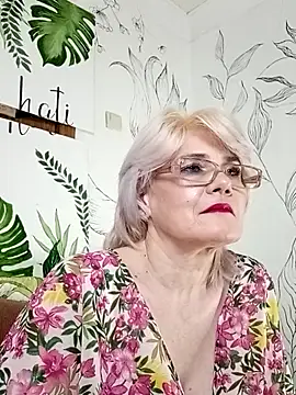 Snapshot of Catty_Lady chatting on June 3, 8:13 pm Catty Lady online show from June 3, 8:13 pm