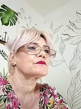 Snapshot of Catty_Lady chatting on July 11, 7:14 pm Catty Lady online show from July 11, 7:14 pm