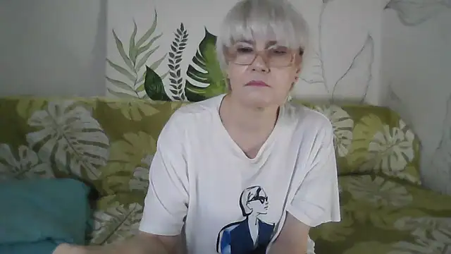 Catty Lady online show from November 15, 4:55 pm