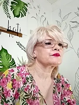 Snapshot of Catty_Lady chatting on June 7, 7:30 pm Catty Lady online show from June 7, 7:30 pm