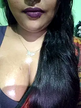 Snapshot of JIYA-04 chatting on May 17, 6:08 pm JIYA-04 online show from May 17, 6:08 pm