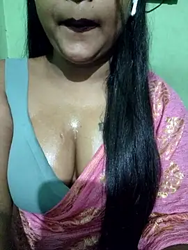 Snapshot of JIYA-04 chatting on September 9, 12:47 pm JIYA-04 online show from September 9, 12:47 pm