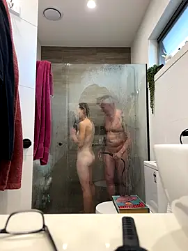 Reacher110565 online show from October 31, 8:05 pm