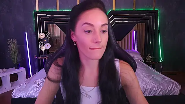 Snapshot of EviLune chatting on September 14, 6:25 am EviLune online show from September 14, 6:25 am