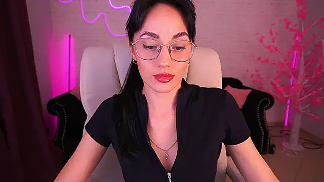 EviLune online show from January 7, 9:09 pm