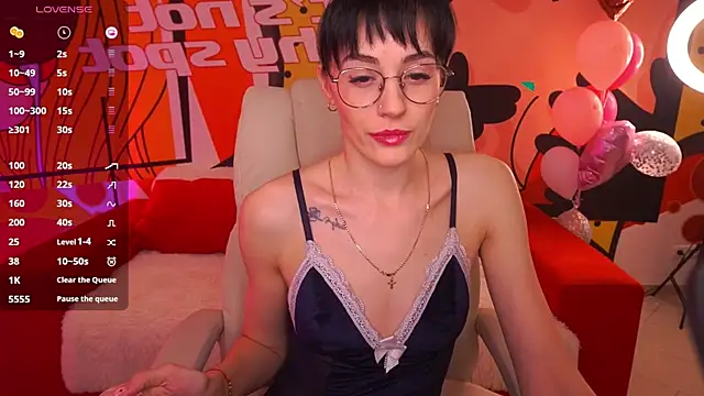 EviLune online show from February 27, 9:36 pm