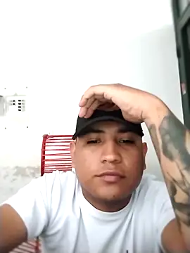 Snapshot of SOY0119DIEGO chatting on February 11, 11:43 am SOY0119DIEGO online show from February 11, 11:43 am