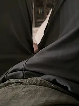 pranastro00 online show from December 23, 3:28 am