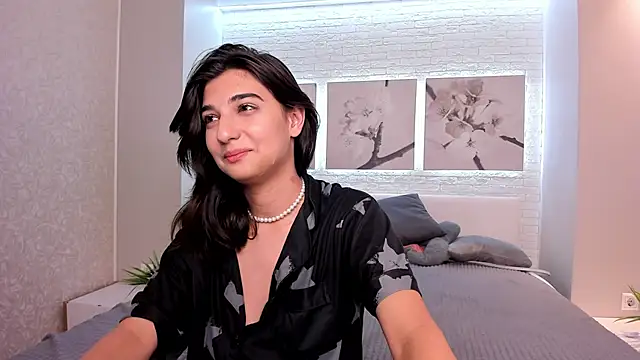 Snapshot of Elfy_Rare_ chatting on September 18, 8:56 pm Elfy Rare online show from September 18, 8:56 pm