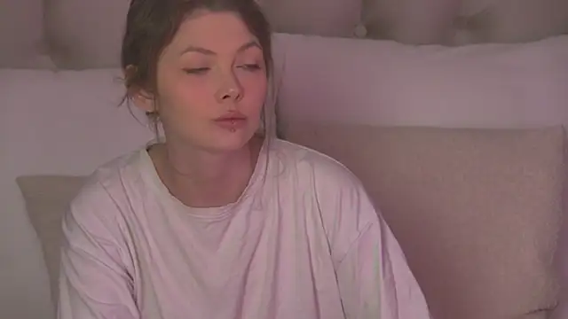 miamunn online show from May 6, 5:50 pm
