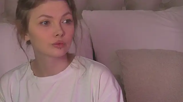 miamunn online show from May 18, 3:28 am