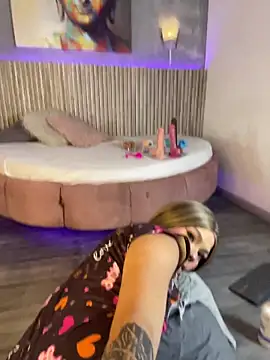 Saracooper   online show from January 9, 3:35 am