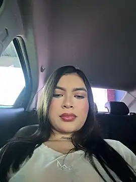 Snapshot of Skyy_Angel chatting on November 14, 7:28 pm Skyy Angel online show from November 14, 7:28 pm