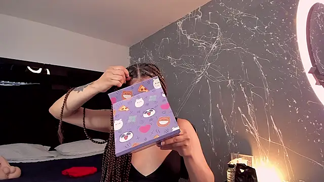 Snapshot of ZoeWestt chatting on October 4, 1:23 pm ZoeWestt online show from October 4, 1:23 pm