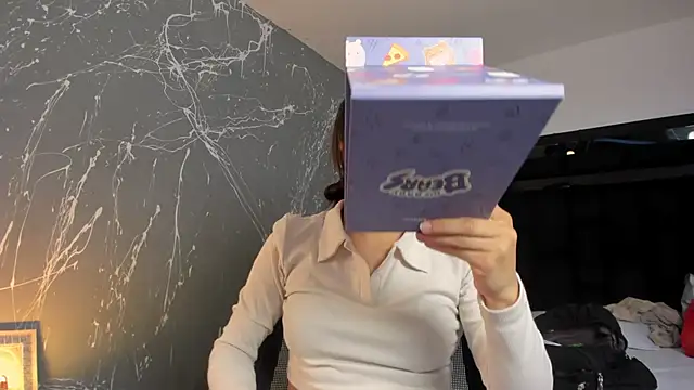 Snapshot of ZoeWestt chatting on October 20, 1:11 pm ZoeWestt online show from October 20, 1:11 pm