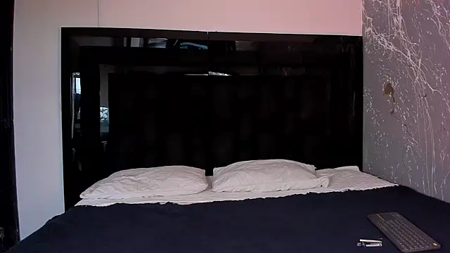 Snapshot of ZoeWestt chatting on September 23, 12:56 pm ZoeWestt online show from September 23, 12:56 pm