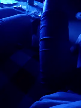 32UwielbiamCipki32 online show from January 11, 10:05 pm