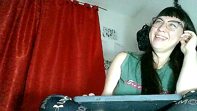 lareinalareinadelanal online show from December 5, 1:16 am