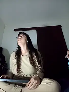 lareinalareinadelanal online show from October 27, 9:32 am