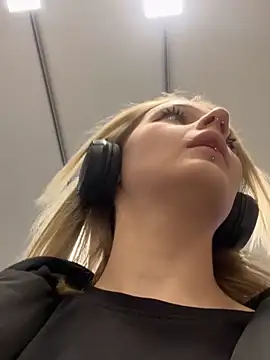 Snapshot of softlyblessed chatting on October 14, 2:28 pm softlyblessed online show from October 14, 2:28 pm