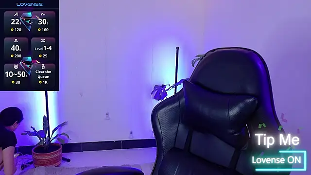 Sarasavage online show from February 27, 1:28 am