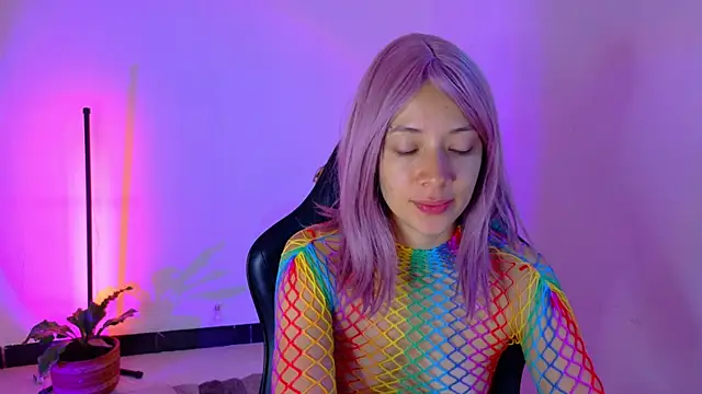 Sarasavage online show from May 21, 12:35 pm