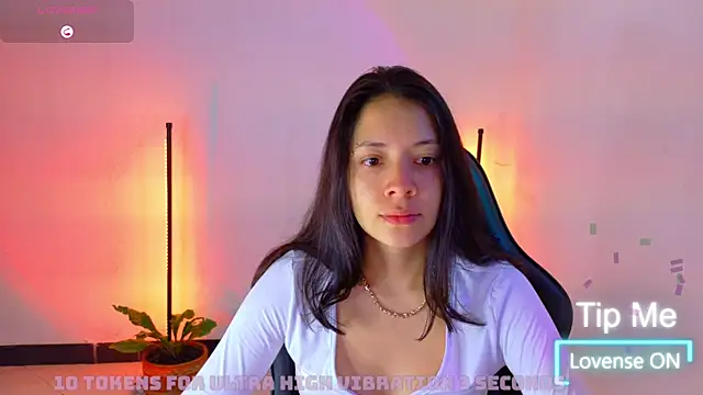 Snapshot of Sarasavage chatting on June 17, 11:53 am Sarasavage online show from June 17, 11:53 am