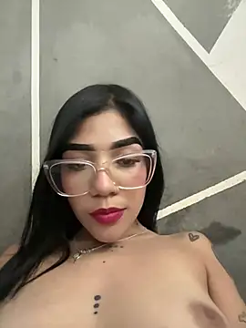 ElaRose 12 online show from April 1, 9:45 pm