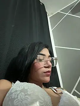 ElaRose 12 online show from April 28, 6:01 pm