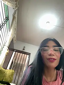 ElaRose 12 online show from April 5, 8:04 pm