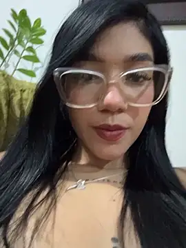Snapshot of ElaRose_12 chatting on June 5, 5:12 am ElaRose 12 online show from June 5, 5:12 am