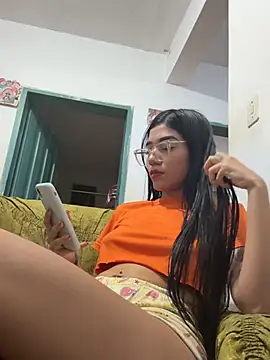 Snapshot of ElaRose_12 chatting on July 11, 12:33 am ElaRose 12 online show from July 11, 12:33 am