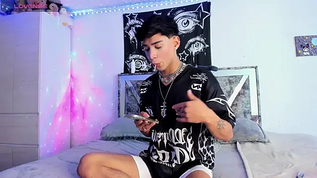 Dark Boy26 online show from October 8, 9:15 pm