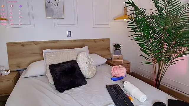 Mariee rosee online show from June 12, 3:48 am