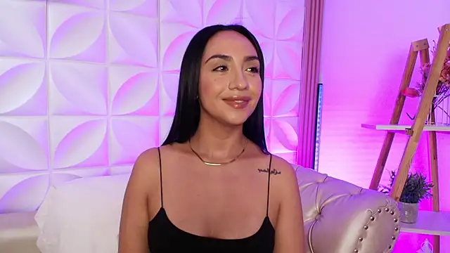 Snapshot of ana_riveros chatting on September 10, 9:25 pm ana riveros online show from September 10, 9:25 pm