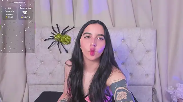 Snapshot of kaylee_lee chatting on October 17, 8:43 pm kaylee lee online show from October 17, 8:43 pm