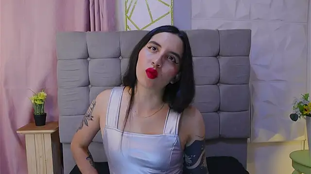 Snapshot of kaylee_lee chatting on September 15, 4:24 am kaylee lee online show from September 15, 4:24 am