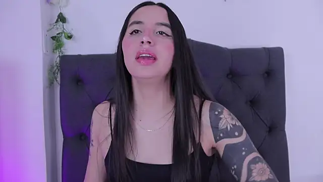 kaylee lee online show from April 10, 3:35 am