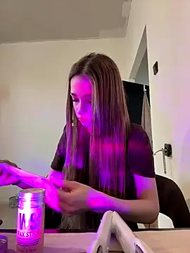 Snapshot of Naomi___Rias chatting on November 15, 5:00 am Naomi Rias online show from November 15, 5:00 am