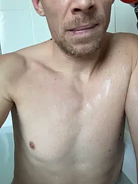 Snapshot of EssenerHandwerker chatting on December 15, 10:32 am EssenerHandwerker online show from December 15, 10:32 am