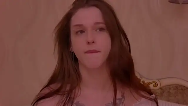 Snapshot of LollaVibe chatting on December 15, 10:37 pm LollaVibe online show from December 15, 10:37 pm