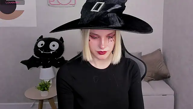 Carolin Miller online show from October 28, 7:29 am