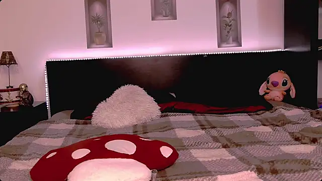 M1kaylaRaven online show from January 10, 4:41 am