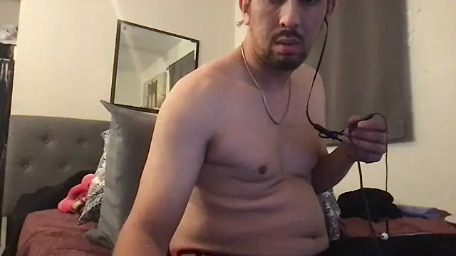 Snapshot of himNIGuys chatting on November 29, 5:24 pm himNIGuys online show from November 29, 5:24 pm