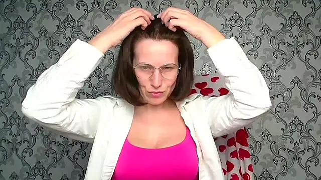 Kelly Kisss online show from April 3, 11:16 am