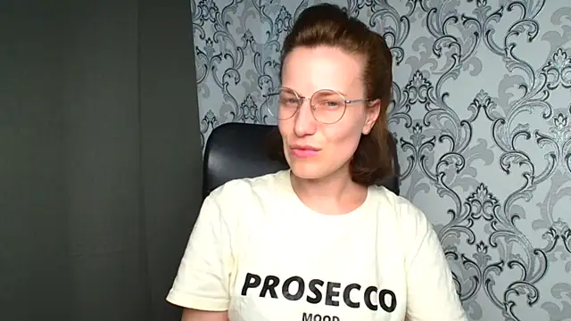 Kelly Kisss online show from June 14, 11:22 am