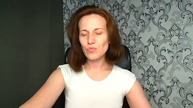 Kelly Kisss online show from June 20, 11:15 am
